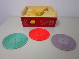 Vintage 1971 Fisher Price MUSIC BOX RECORD PLAYER with 3 Records Works #995