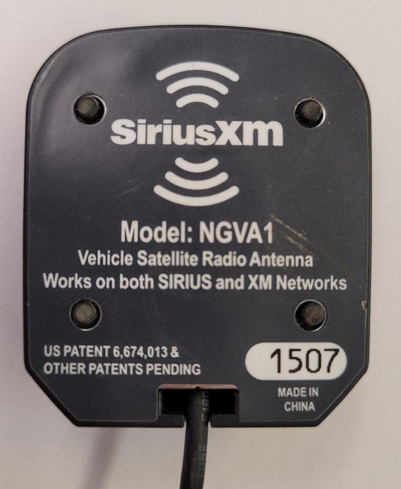 SIRIUS XM STARMATE 8 WITH ACCESSORIES Avenue Shop Swap & Sell