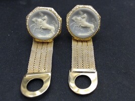 Cufflinks mesh wrap around "Dante Museum" style Masterpiece horses 