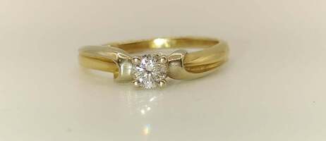 Lady's Size 6, 14 Karat Yellow Gold Solitaire Diamond Ring