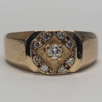 10 Karat Yellow Gold Men's Diamond Ring - Size: 10.25