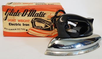 Vintage Glide-O-Matic Model No. 45 Made in Montreal Canada Iron with Box