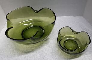 ANCHOR HOCKING MID CENTURY PINCHED GLASS CHIP & DIP SET - AVOCADO GLASS