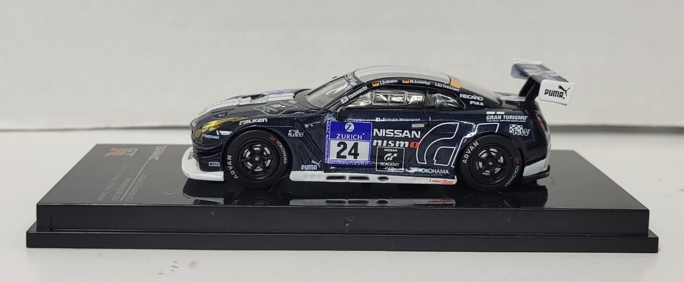 Tarmac Works Nissan GT-R Nismo GT3 Nurburgring 23H 2014 Hobby 64