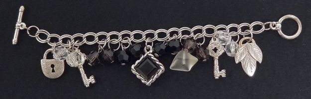 METAL CHARM BRACELET - 6-Inches