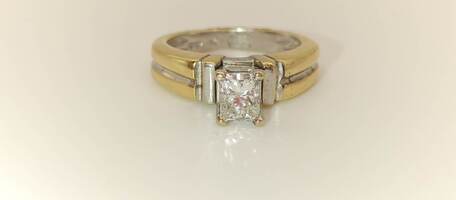 Female Yellow Gold Select Ring > Sz:4.25 4.19g/14kt 1 Diamond Emerald Diamond Faint Color SI2 5.1
