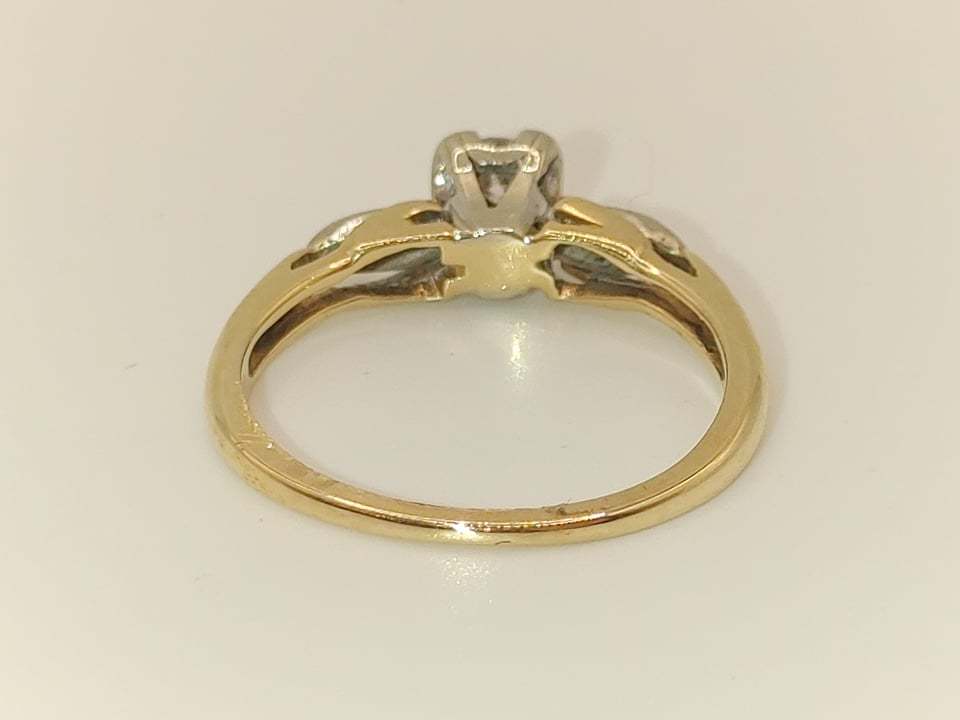 Lady's 14 Karat Yellow Gold Solitaire Diamond Ring