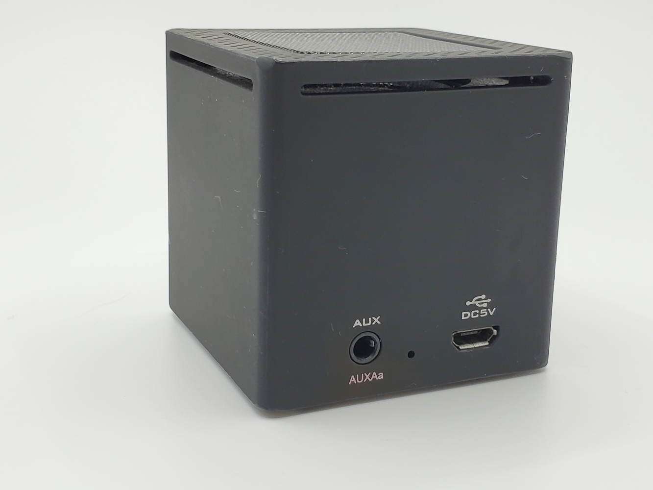 Onn. Small Rugged Portable Bluetooth Speaker Manual