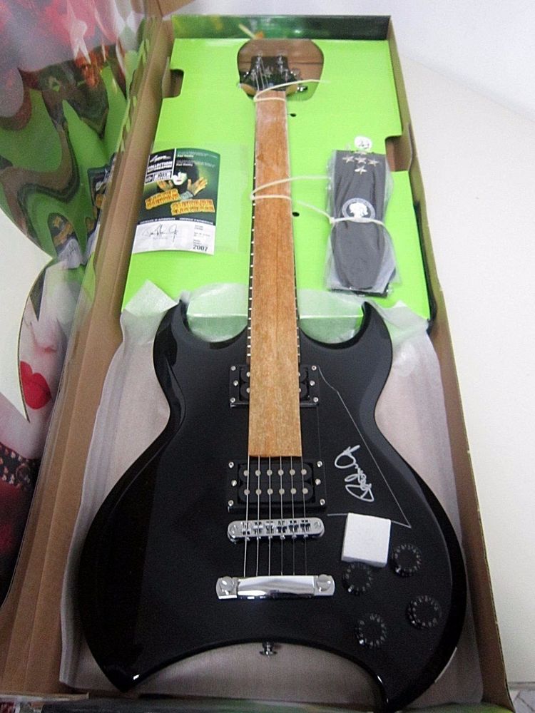 Lyon Washburn Paul Stanley KISS EDITION Guitar LPSC07 765/5000 COA