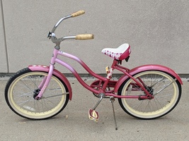 Huffy Cranbrook Youth Kids 24" size Beach Cruiser Bicycle Pink