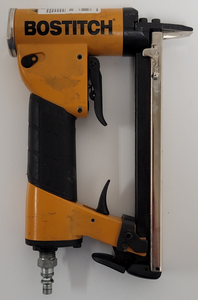 Bostitch 71 Series Fine Wire Stapler Fabric to Wood (21671B) Avenue