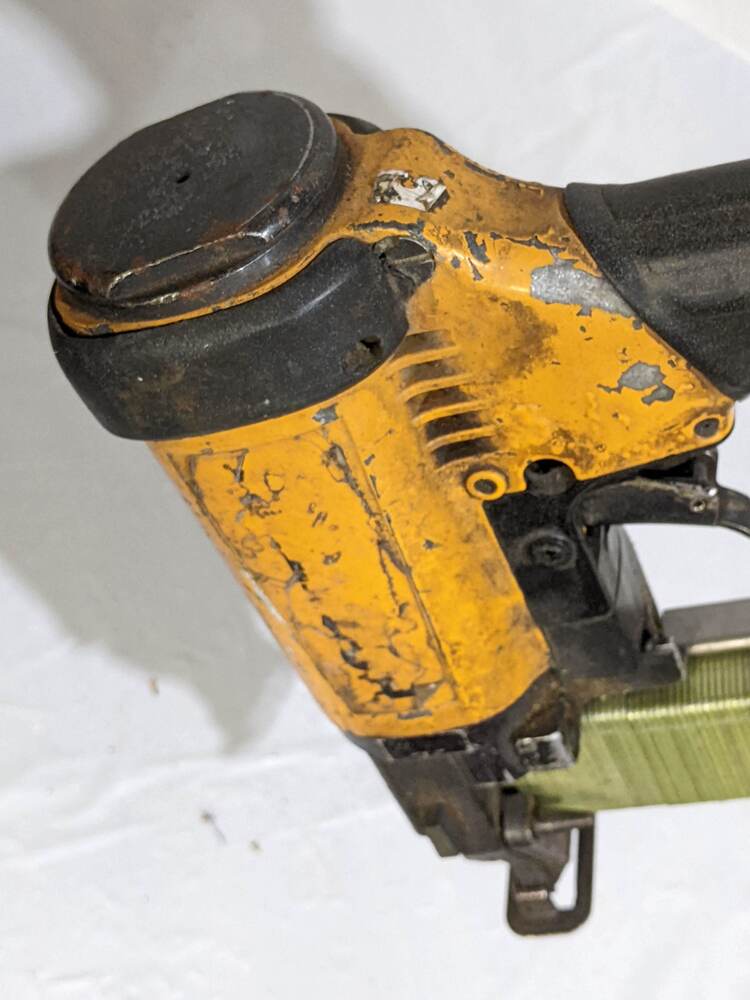 Bostitch 438S2R 16ga 1/2"11/2" 35mm Wide Crown Roofing Stapler