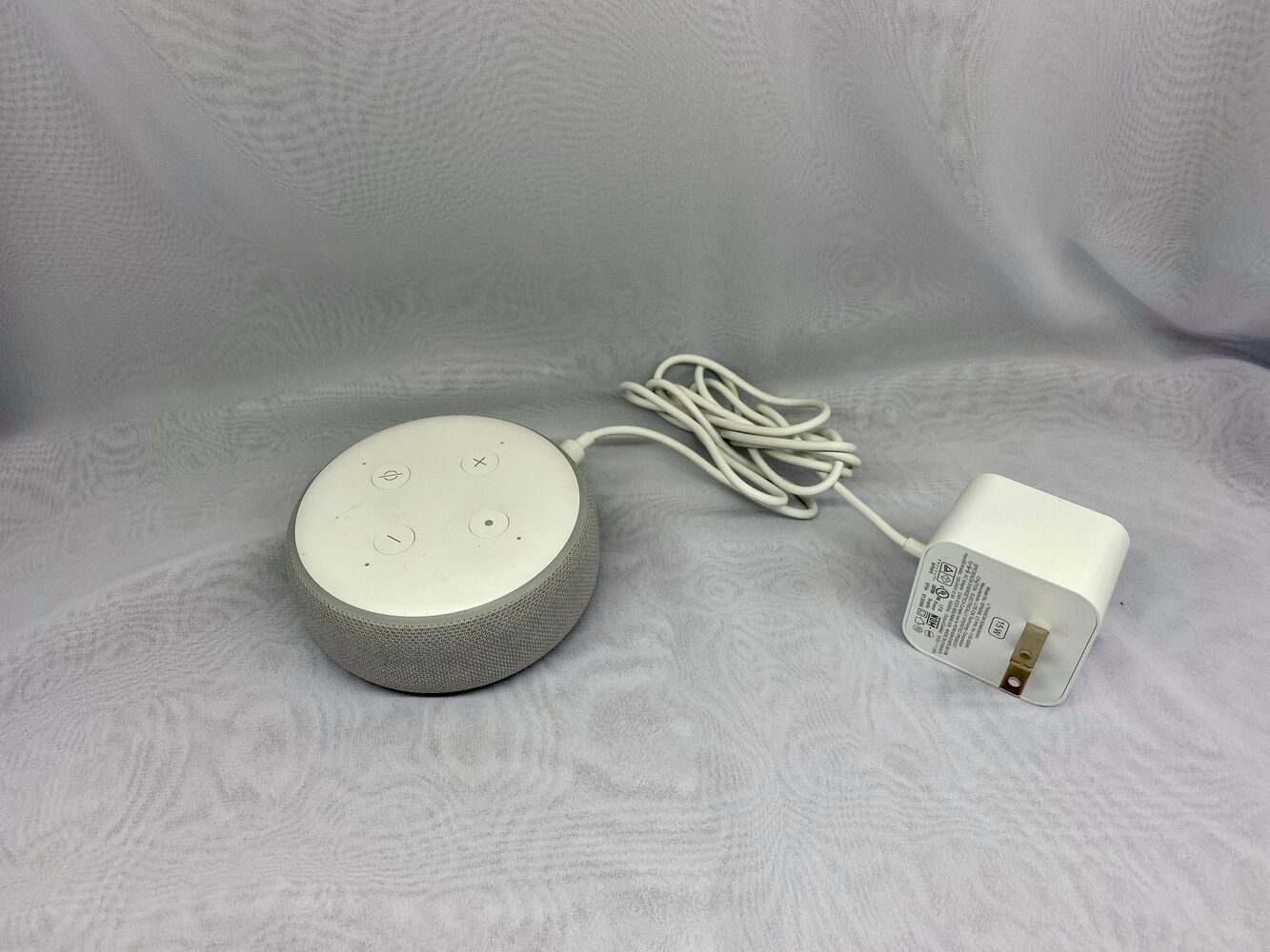 Amazon Echo Dot (3rd Gen) w/ power cord White Avenue Shop Swap & Sell