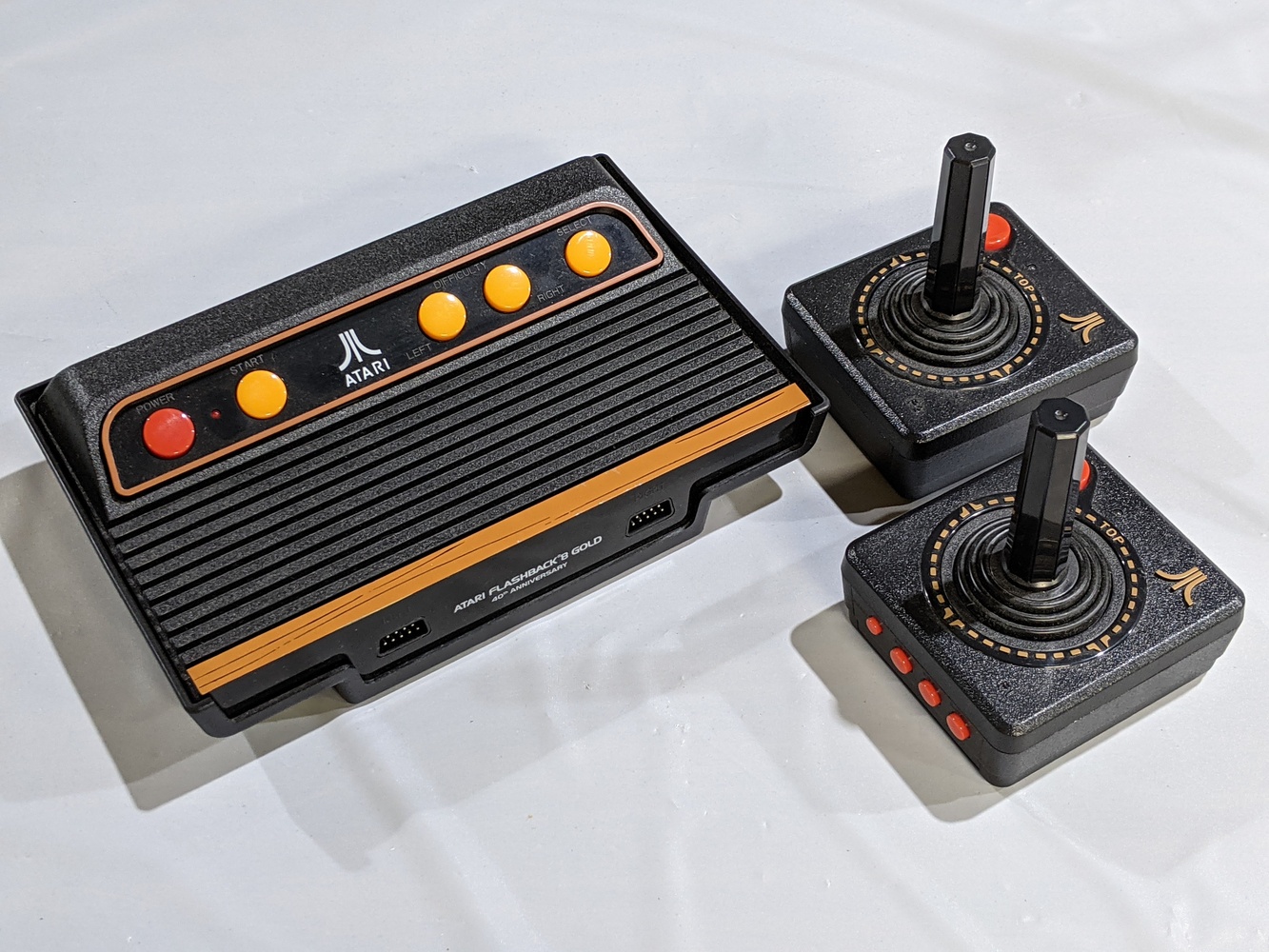 Atari 2600 (ar3620) Flashback 8 Gold - 2 Controllers HDMI 120 Games! |  Avenue Shop Swap & Sell