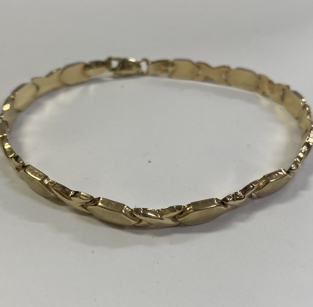 10K Yellow Gold X and O Bracelet Avenue Shop Swap & Sell