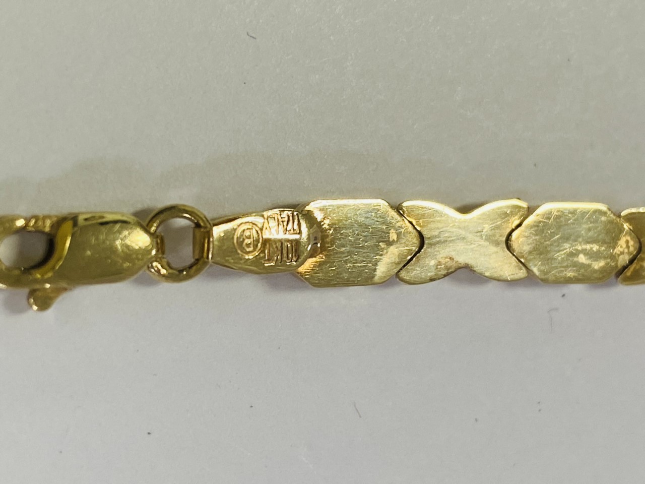 10K Yellow Gold X and O Bracelet Avenue Shop Swap & Sell