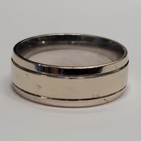 10 Karat White Gold 8mm Band Ring - Size: 11
