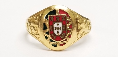 18 Karat Yellow Gold Portugal Flag Symbol Ring - Size: 13