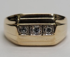 10 Karat Yellow Gold Band Ring - Size: 11