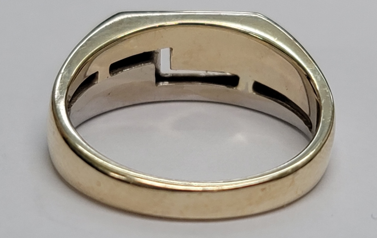 10 Karat Two Tone Gold Band Ring - Size: 10
