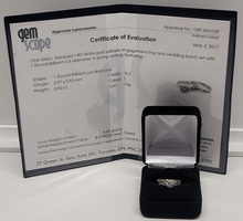 14 Karat White Gold 0.90ct Diamond Solitaire Wedding Set - Size: 6.5 + Appraisal
