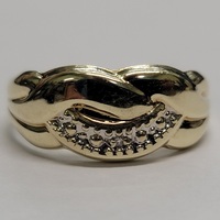 14 Karat Yellow Gold Band Ring - Size: 5.5