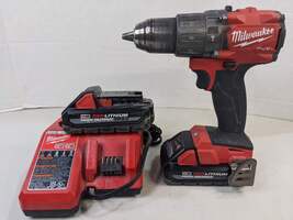 Milwaukee M18 Brushless Hammer Drill (2804-20) 2x CP3.0 Batteries w/charger