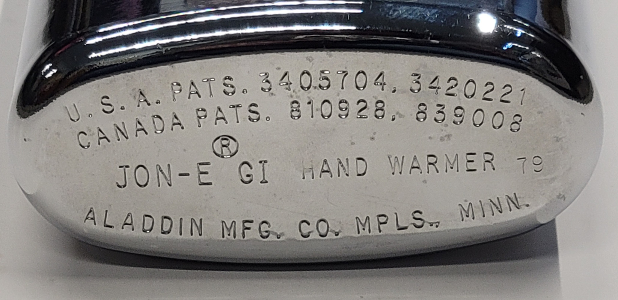VINTAGE ALADDIN MFG. CO. JON-E GI HAND WARMER | Avenue Shop Swap