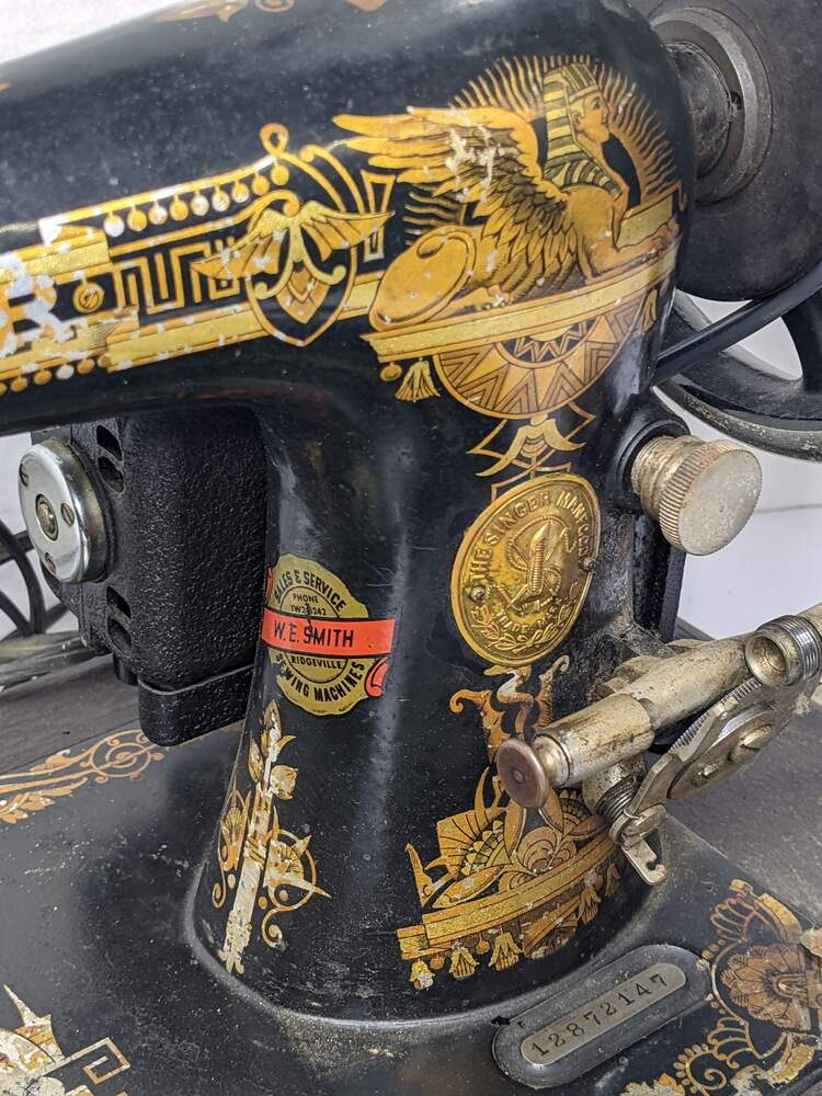 Antique Singer Sewing Machine Sphinx with Pedal Case *WORKS* Avenue