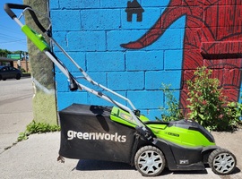 Greenworks 14-in Corded Electric Lawn Mowner with Collection Bag 