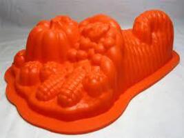 Avon Thanksgiving Fall Cornucopia Silicone Jello/Baking Mould **NEW IN PACKAGE**