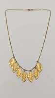 18 Karat Yellow Gold Box Chain with 7 Dangling Leaves.