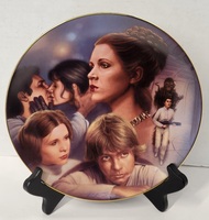PRINCESS LEIA FROM THE STAR WARS HEROES & VILLAINS PLATE COLLECTION LUCASFILM