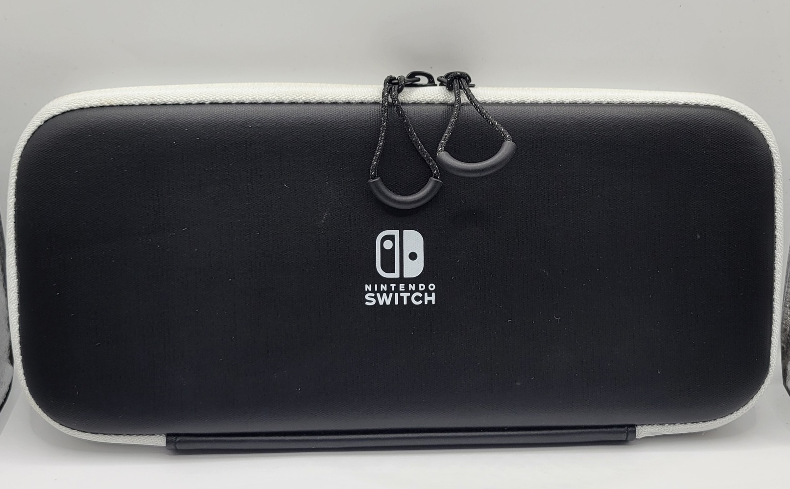 Nintendo Switch Carrying Case & Screen Protector - Black *NIOB*
