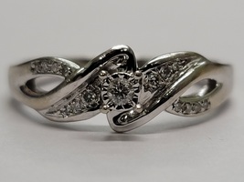 14 Karat White Gold Cluster Ring - Size: 8.75