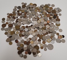 Travel The World! 5 Pounds Lot of Mixed World Coins **547 Coins**