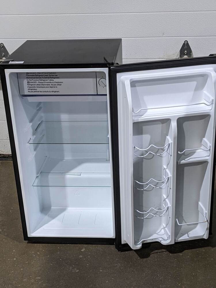 Galanz grl33mbke02 3.3 Cu. Ft. Freestanding Bar Mini Fridge