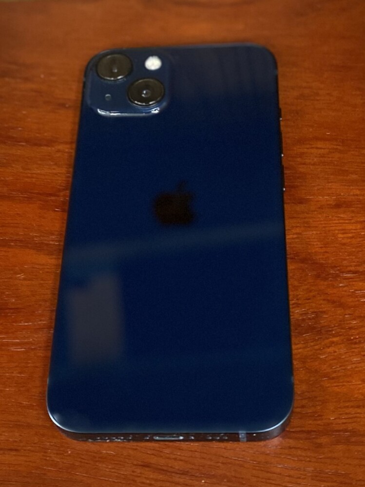Apple iPhone 13 **UNLOCKED** 128GB - Midnight Blue + Charger & box