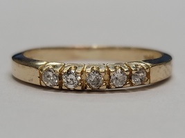 10 Karat Yellow Gold Ring - Size: 6
