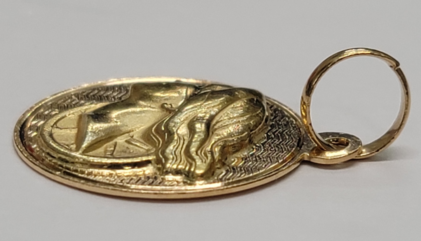 18 Karat Yellow Gold Lady Fortuna Pendant Charm Avenue Shop Swap & Sell