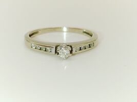 Lady's 10 Karat White Gold Solitare Ring 
