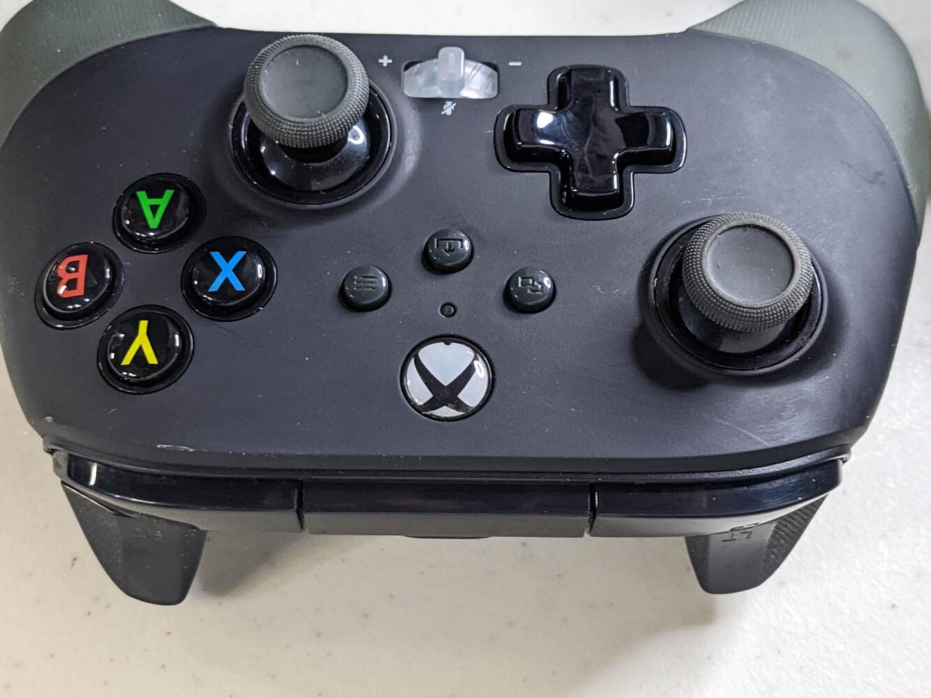 Xbox One X 1TB system 1787 w. Fusion Pro 2 controller PowerA