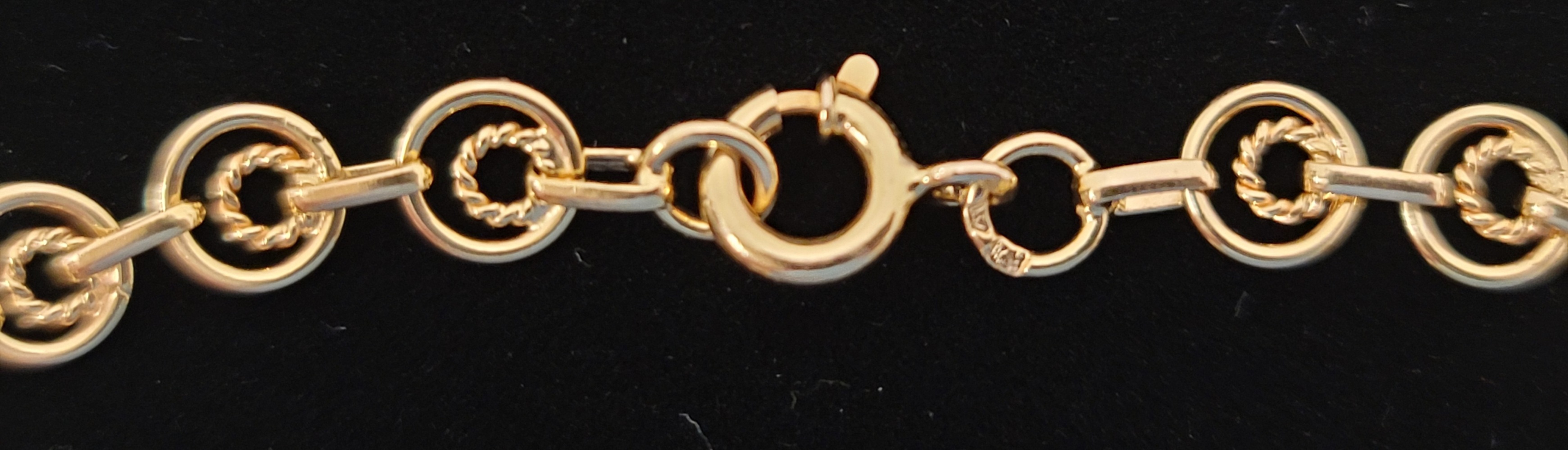 18 Karat Yellow Gold Rolo Bracelet - Size: 7.5-inch