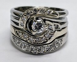 18 Karat White Gold Cluster Ring - Size: 6.25
