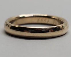 14 Karat Yellow Gold 4mm Plain Band Ring - Size: 10.5