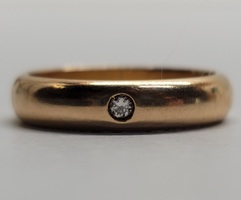 18 Karat Yellow Gold Solitaire Diamond 4.5mm Band Ring - Size: 7.5