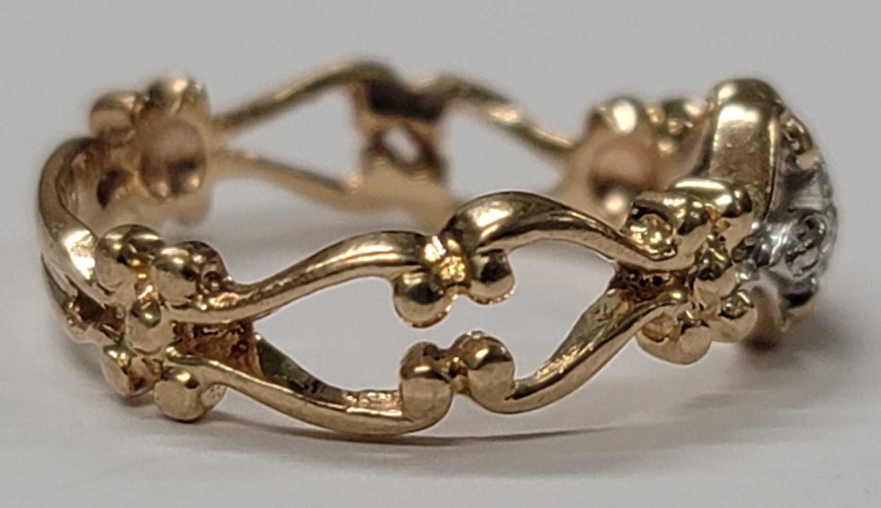 10 Karat Yellow Gold Band Ring - Size: 7