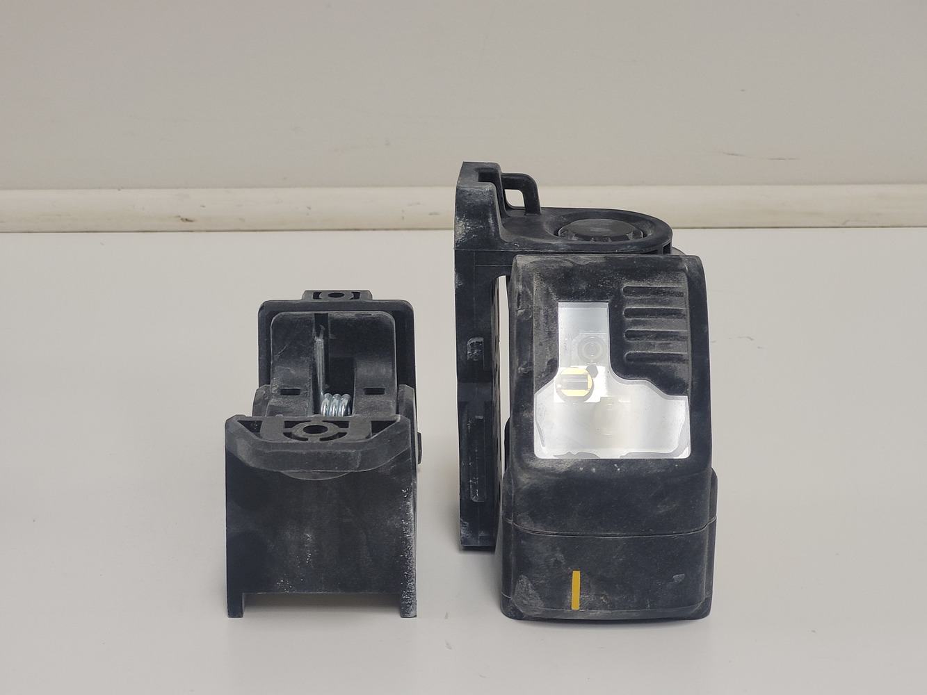 Dewalt Red SelfLeveling CrossLine Laser Level (DW088) Avenue Shop