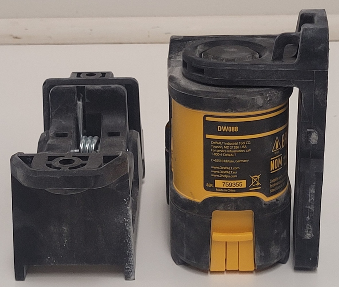 Dewalt Red SelfLeveling CrossLine Laser Level (DW088) Avenue Shop