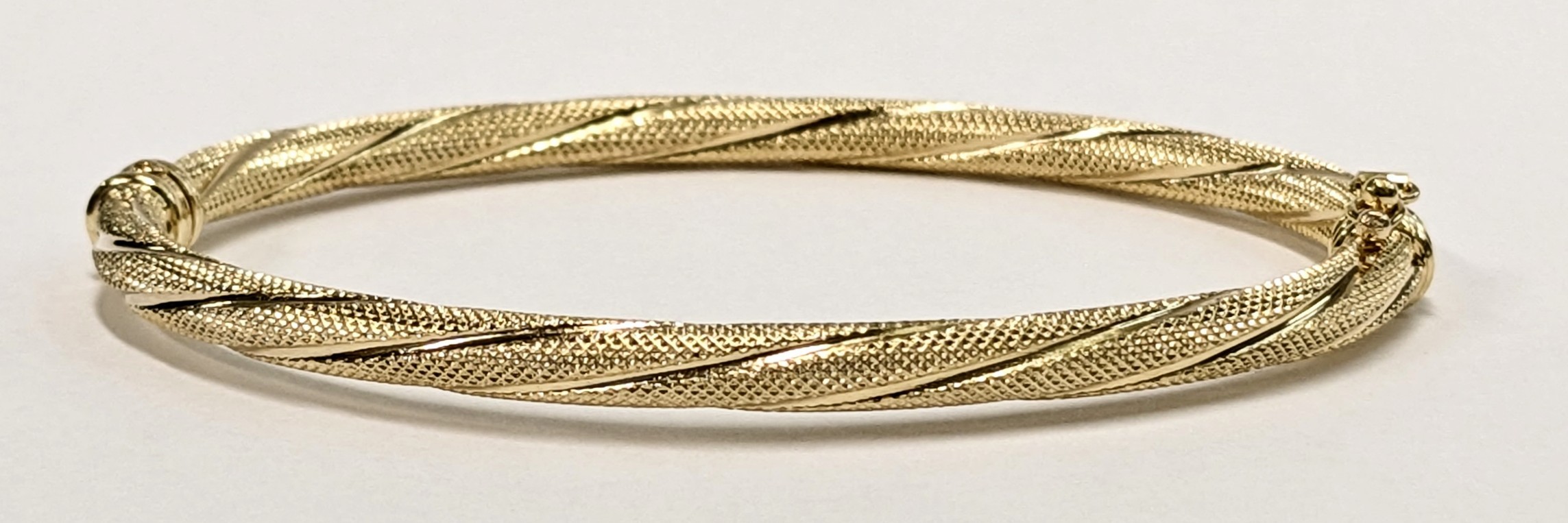 14 Karat Yellow Gold 4mm Bangle Bracelet - Sz: 7-Inch